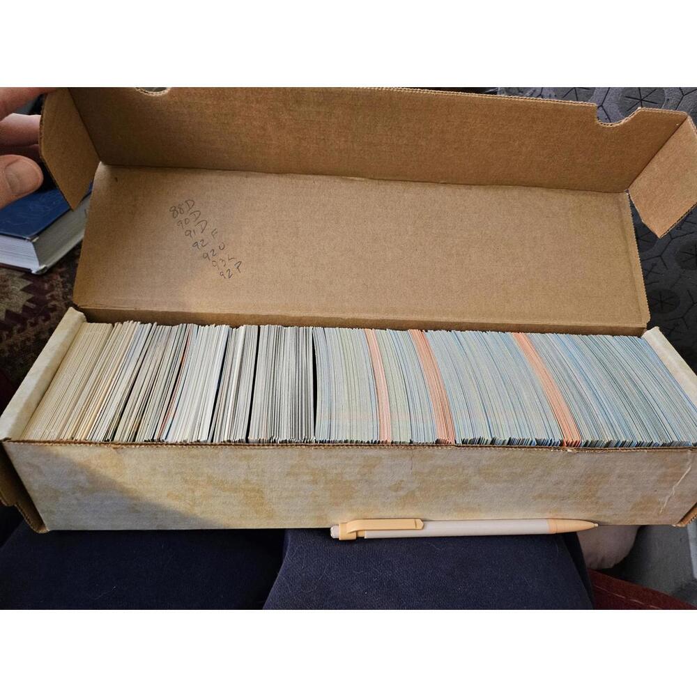 88-93 Donruss, Fleer, more baseball. 800  box. Random. Commons, Rookies, stars. - Picture 2 of 2